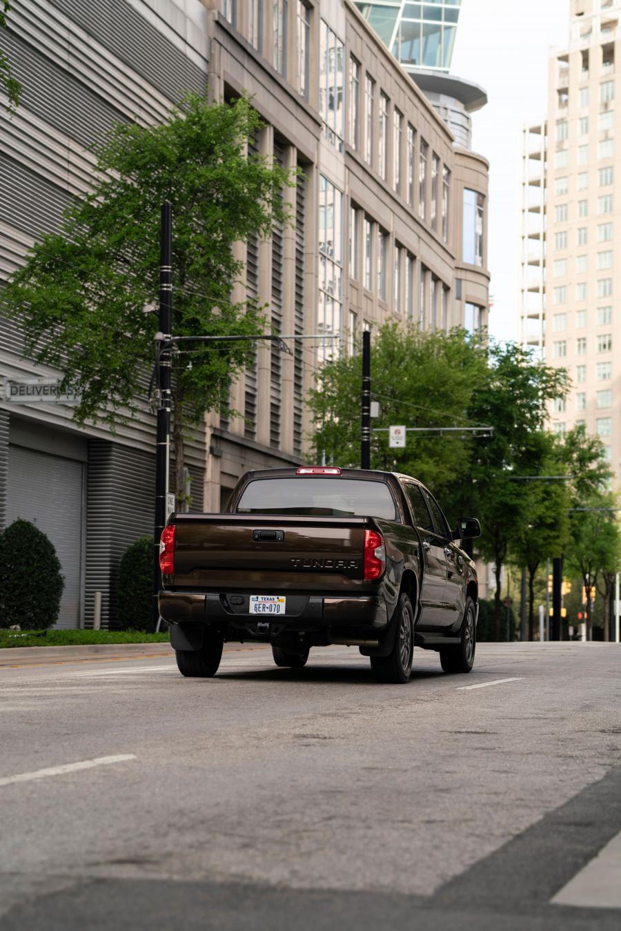 Toyota Tundra 1794 Edition CrewMax 2017 года  (фото 22 из 22)